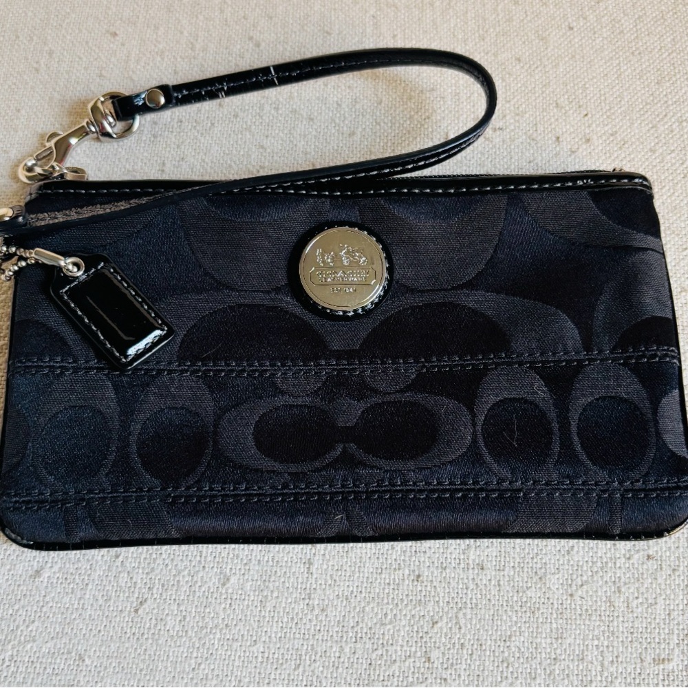 Coach Signature Monogram Wrislet